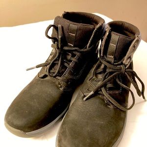 Timberlands black leather boots